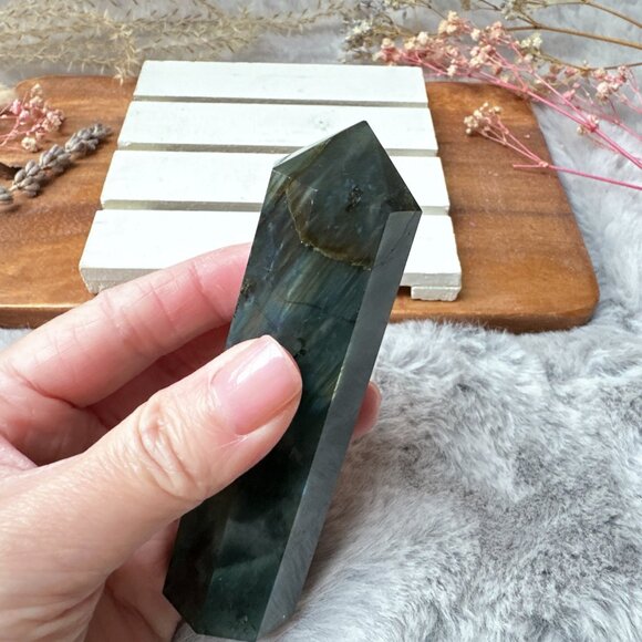 Beautiful Labradorite Tower Obelisk - Picture 7 of 9